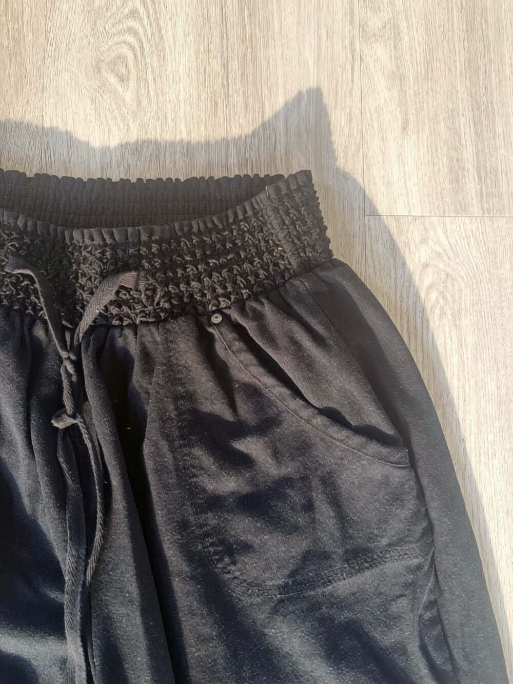 Cisono Black Wide Leg Smocked Waist Sweatpants Size XL - Picture 2 of 3